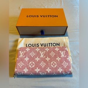 Louis Vuitton Pink Denim Zippy Wallet